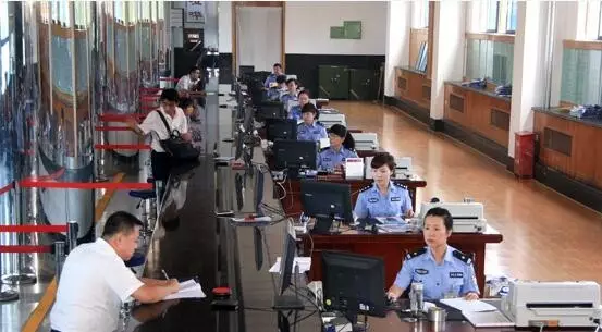 交警全面啟用高拍儀，處理違章要現場(chǎng)“刷臉”